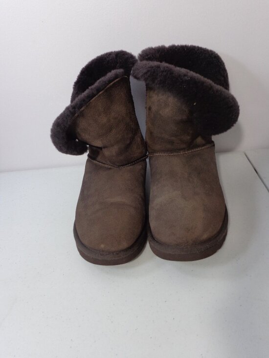 UGG Shoes - UGG Genuine Leather Chocolate Sheepskin Fold Over Top Bailey Button Boots Sz‎ 9
